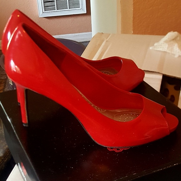 Heels - Picture 3 of 5